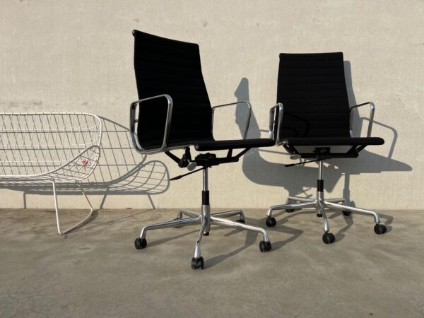 VITRA EAMES EA119 HOPSAK BUREAUSTOEL