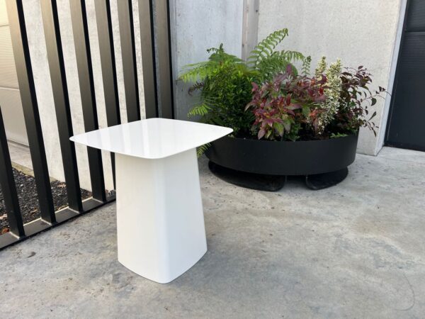 VITRA BOUROULLEC SIDE TABLE MIDDELGROOT