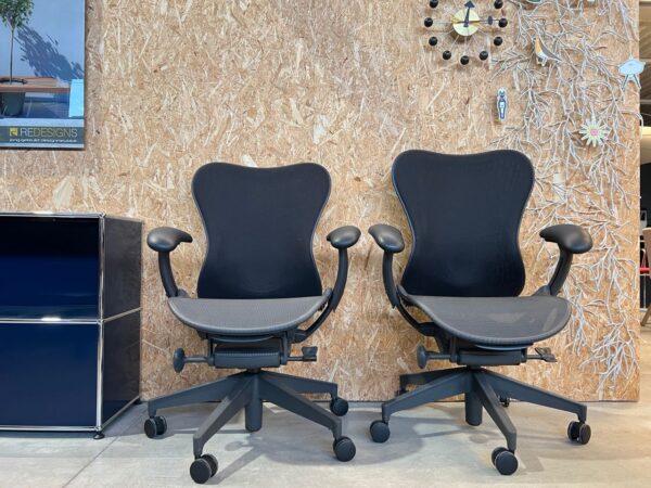 HERMAN MILLER MIRRA 2 BUREAUSTOELEN