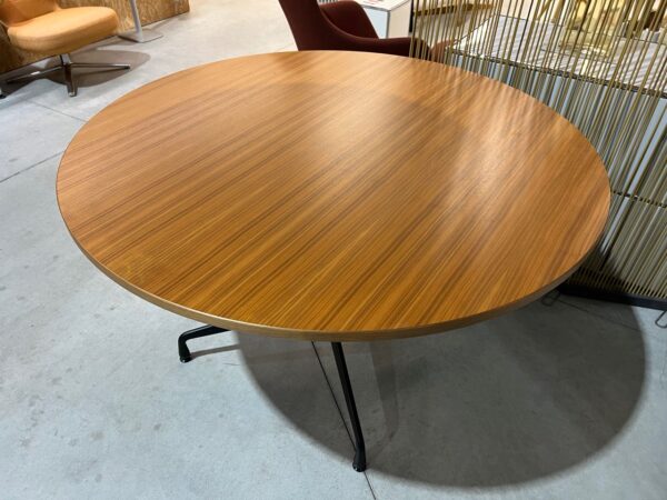 VITRA EAMES DINING TAFEL, diameter 130 CM